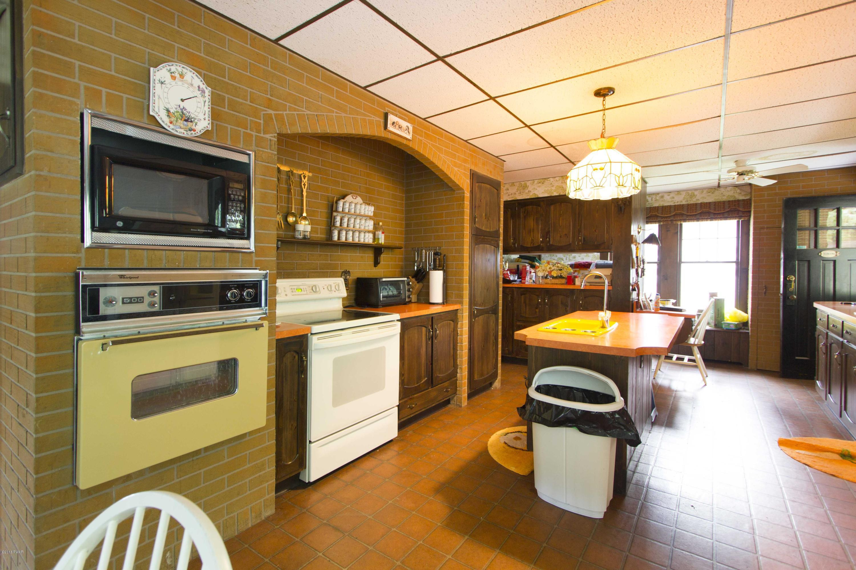 100 Harbor Landing Road Paupack, PA 18451 - Photo 12 of 27