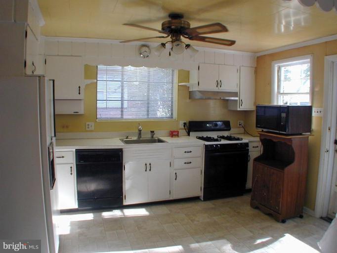 2718 Arvin Street Silver Spring, MD 20902 - Photo 4 of 14 Kitchen