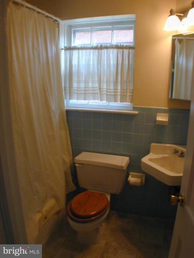 2718 Arvin Street Silver Spring, MD 20902 - Photo 6 of 14 Main level full bathroom