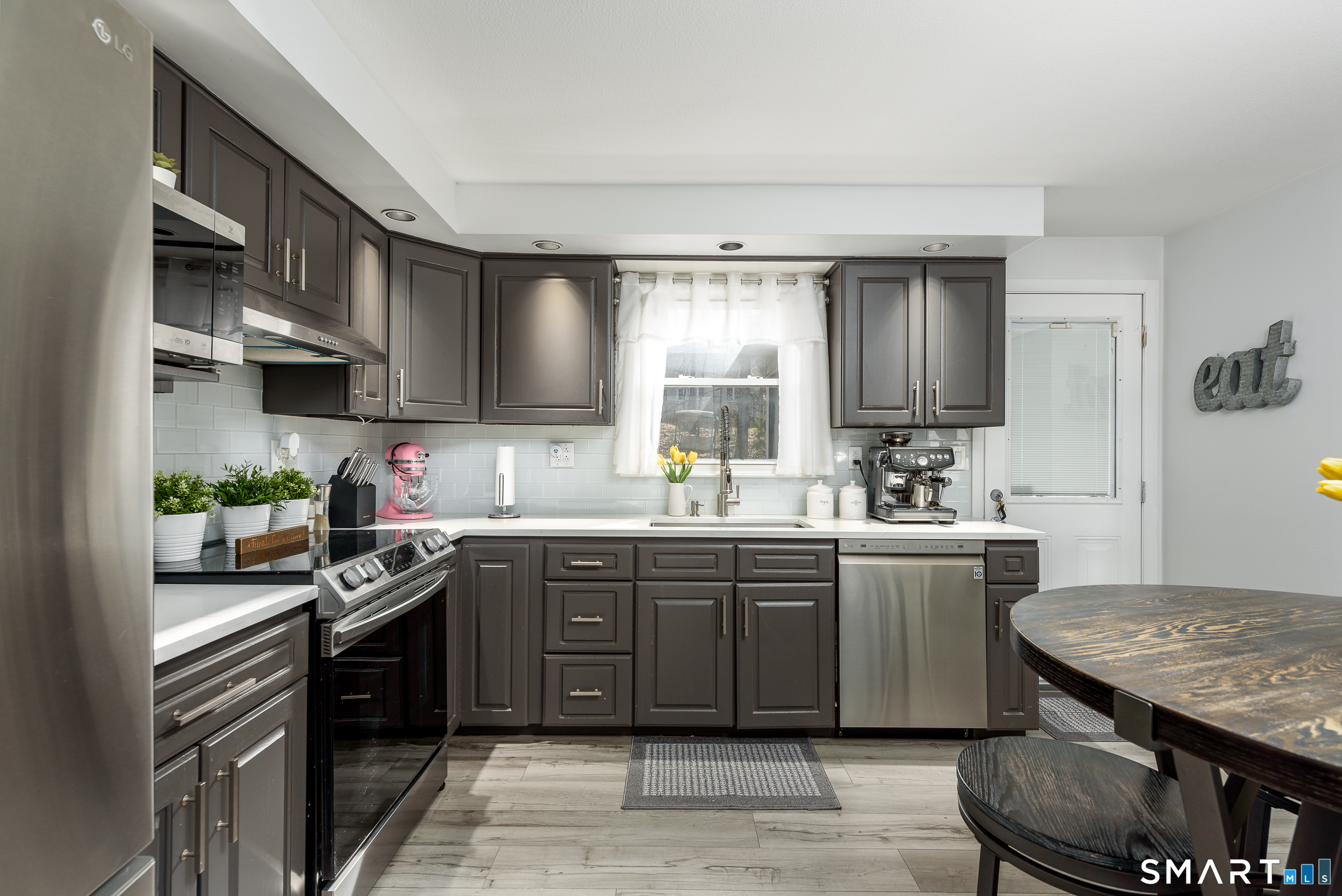 58 Hollow Brook Road Windsor, CT 06095 - Photo 3 of 40