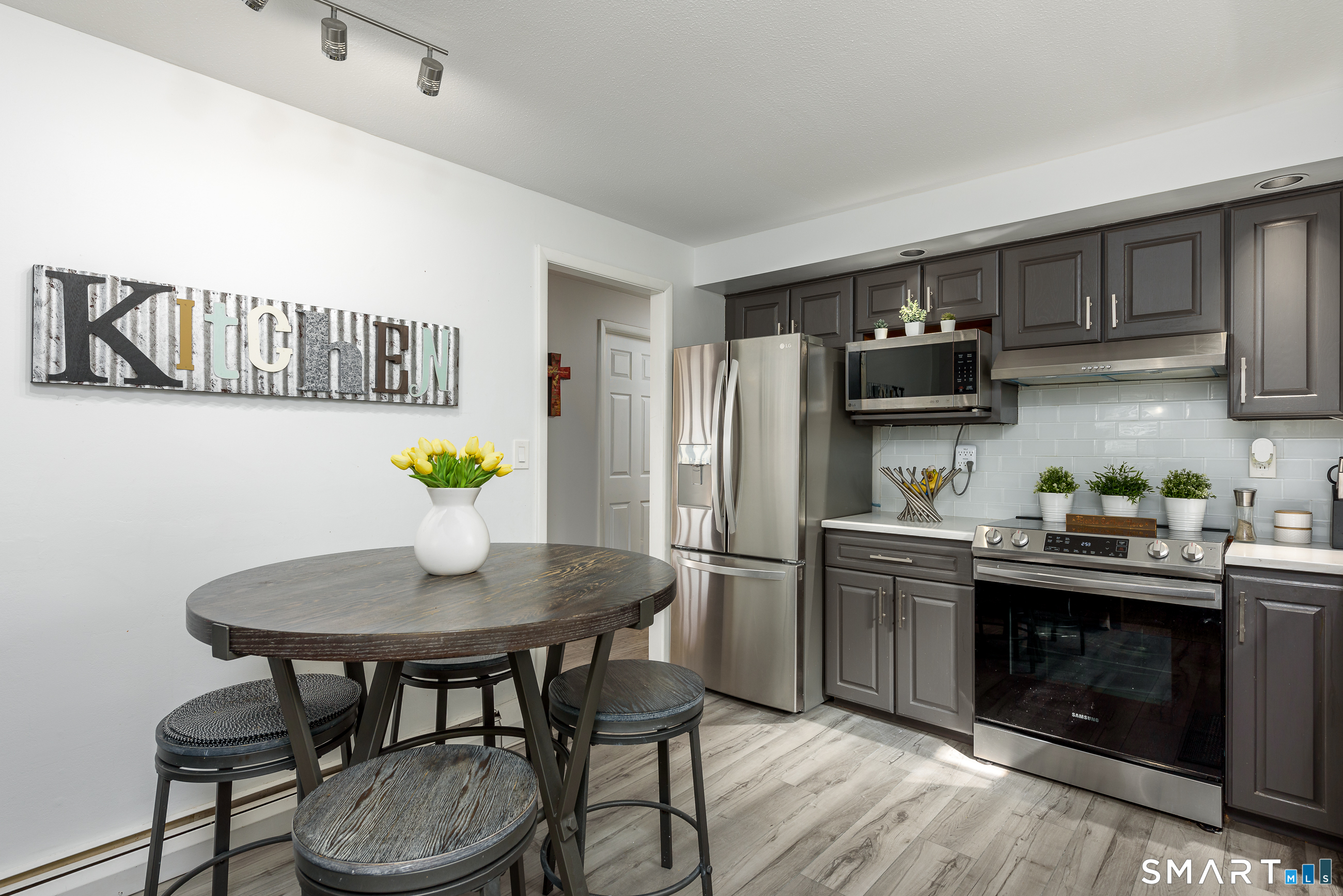 58 Hollow Brook Road Windsor, CT 06095 - Photo 6 of 40