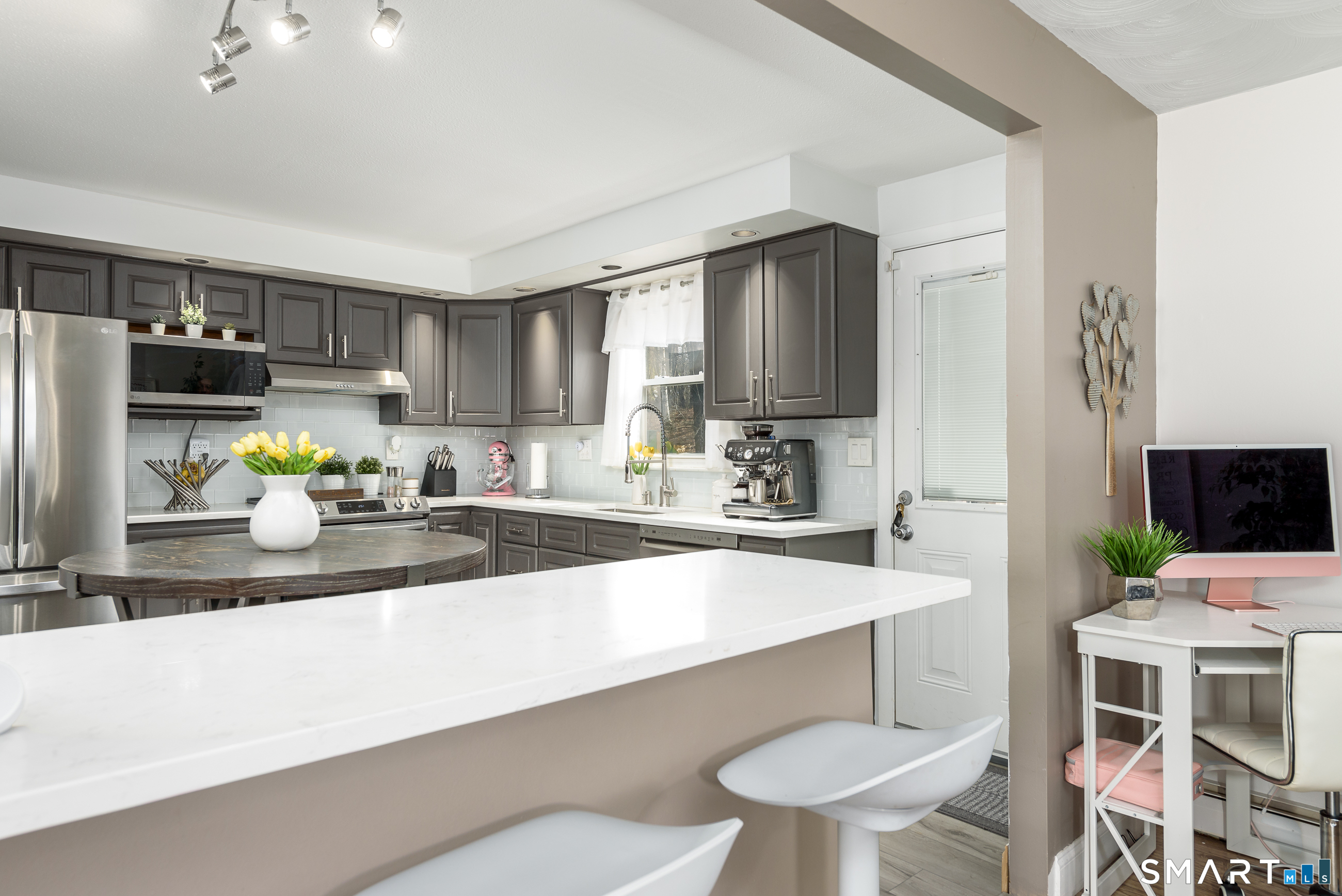 58 Hollow Brook Road Windsor, CT 06095 - Photo 8 of 40