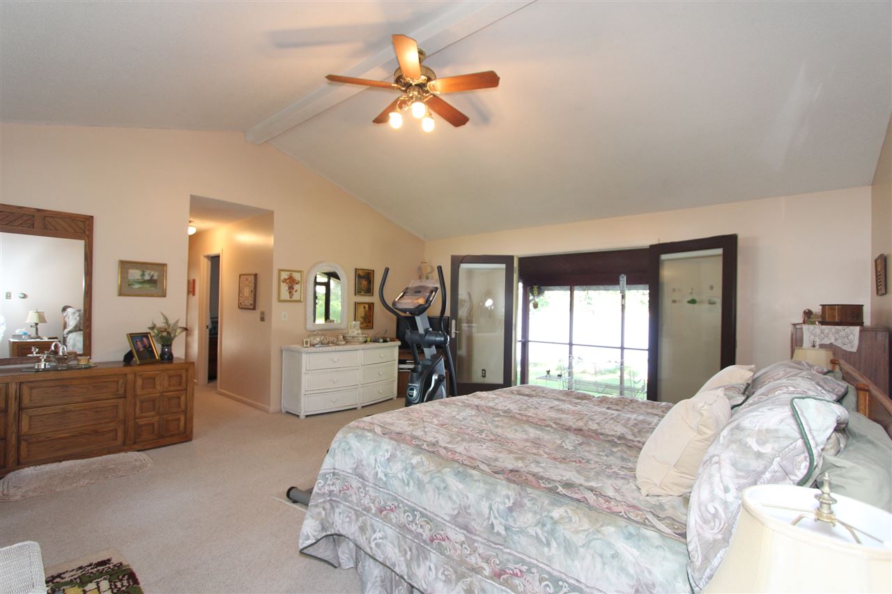3798 Cottage Reserve Road Northeast Solon, IA 52333 - Photo 9 of 25 Gallery Image 9