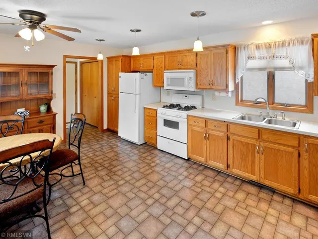 $310,000 | 1928 Vierling Drive East, Shakopee, MN 55379