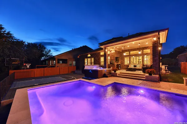 $725,000 | 10418 Foxen Way, Helotes, TX 78023