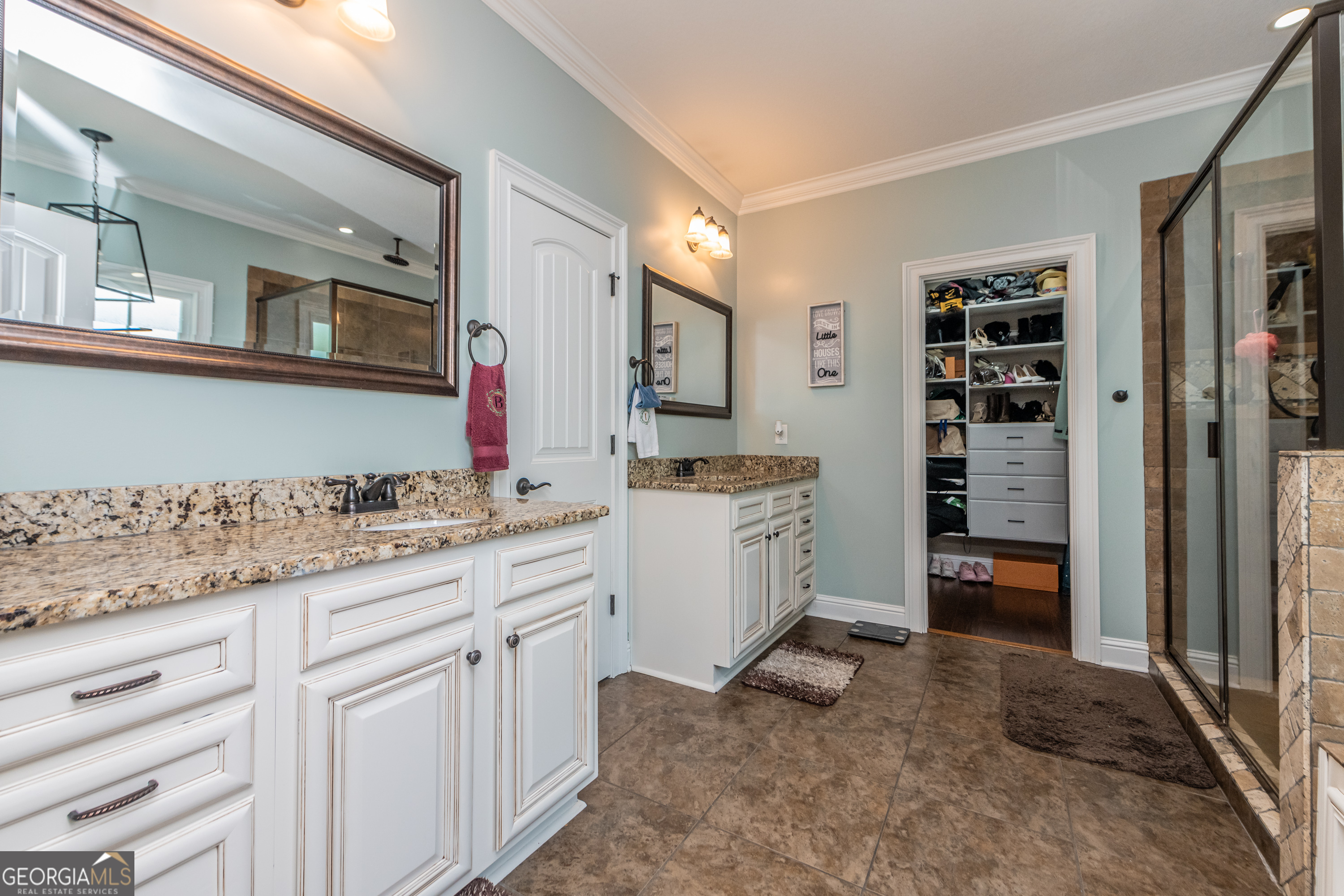 405 Old Bridge Road Warner Robins, GA 31088 - Photo 23 of 55 a bathroom with a granite countertop sink and a mirror