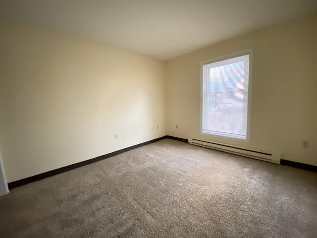 $1,810 | 155 Eastern Avenue, Unit 302, Manchester, NH 03104