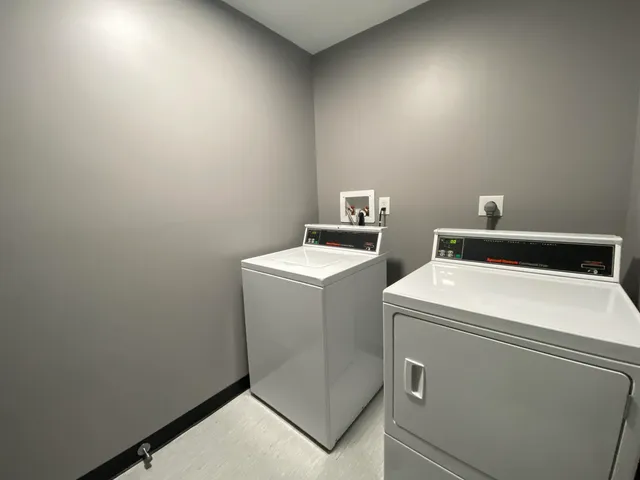 $1,810 | 155 Eastern Avenue, Unit 302, Manchester, NH 03104