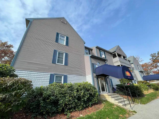 $1,810 | 155 Eastern Avenue, Unit 302, Manchester, NH 03104