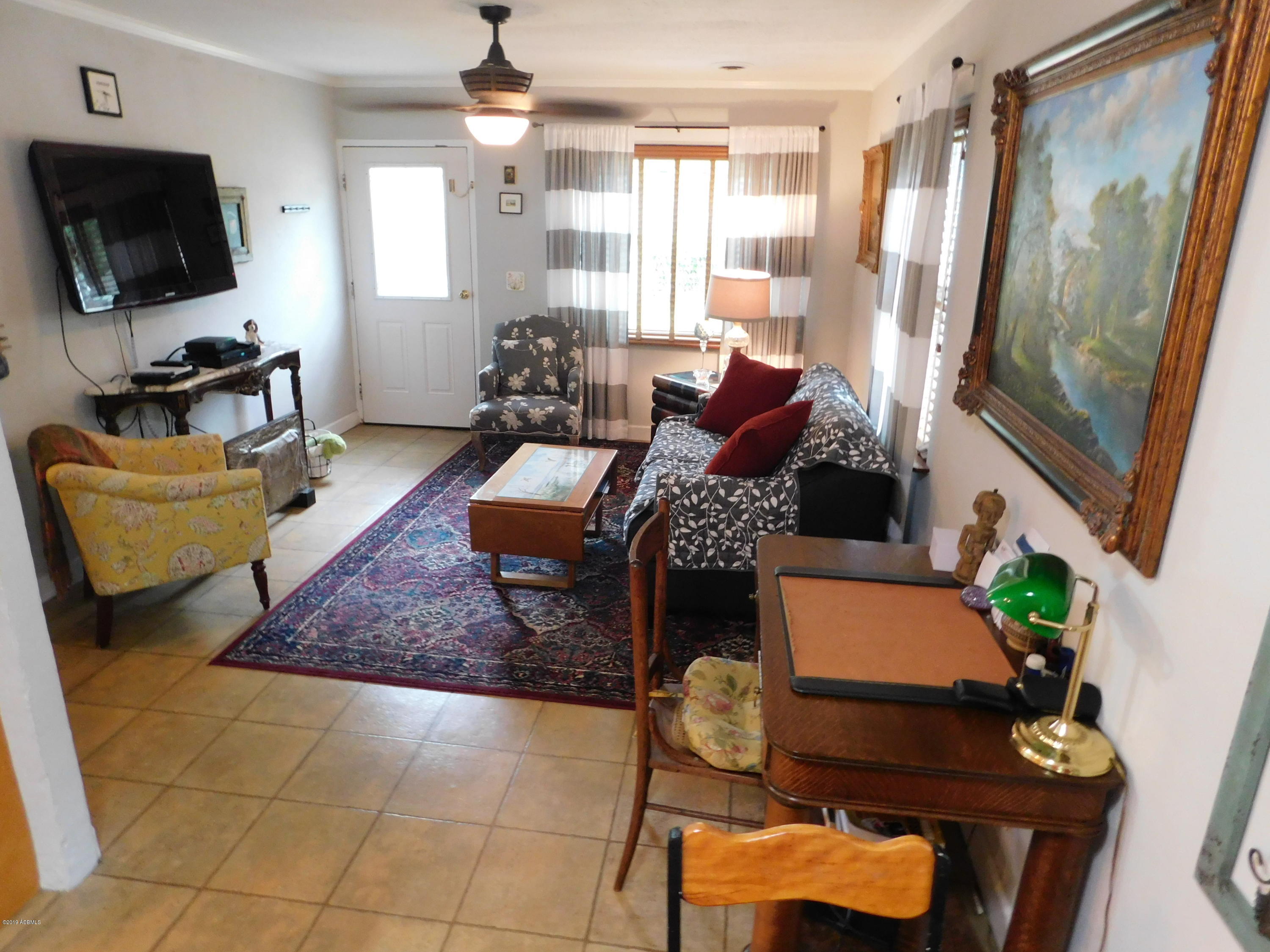 1610 Ritter Circle Port Royal, SC 29935 - Photo 21 of 50 21 - Living