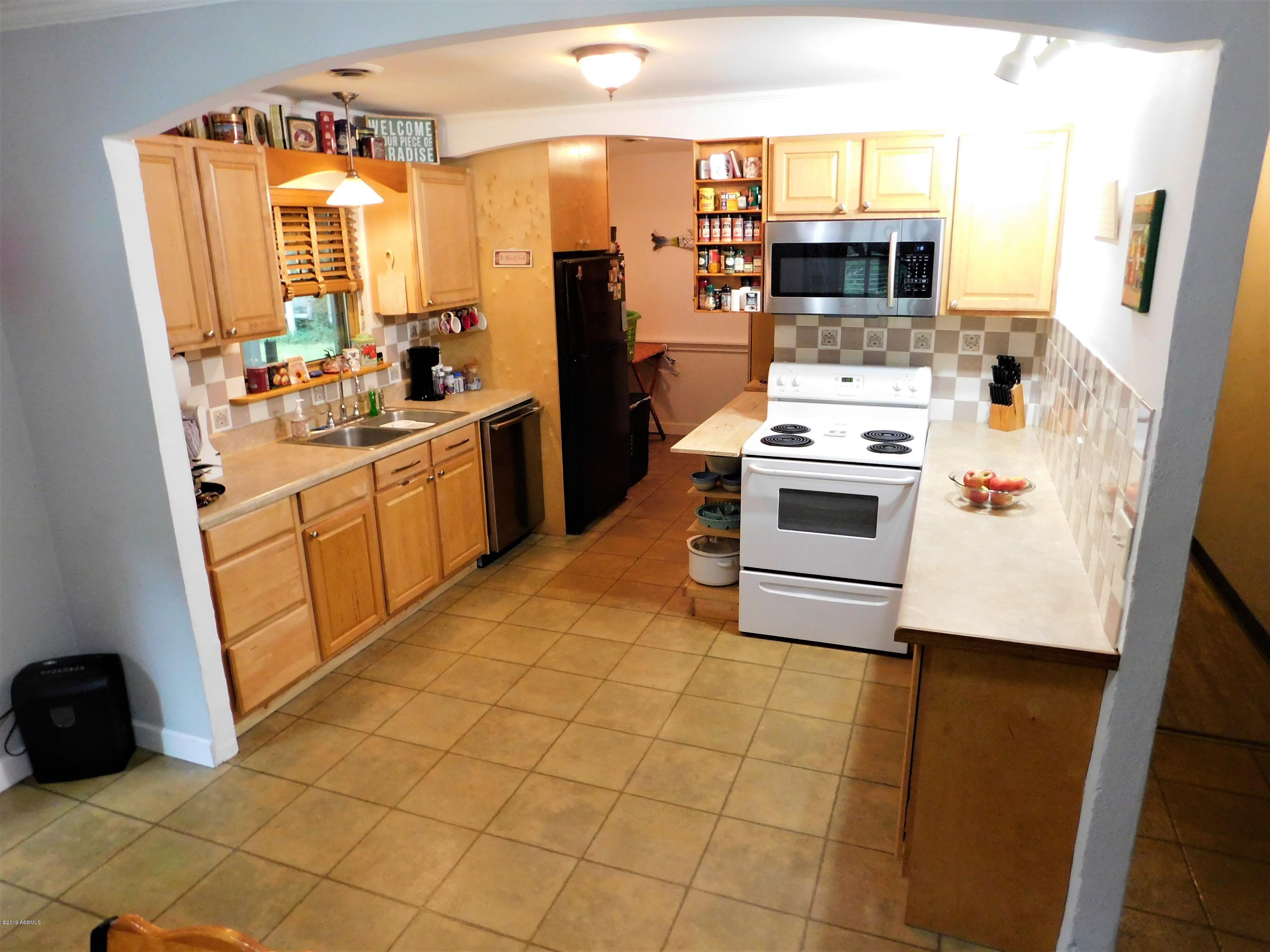 1610 Ritter Circle Port Royal, SC 29935 - Photo 3 of 50 03 - Kitchen