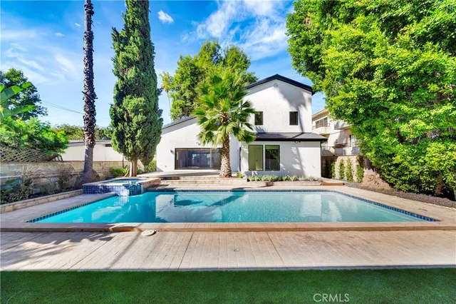 $2,999,000 | 4390 Irvine Avenue, Studio City, CA 91604