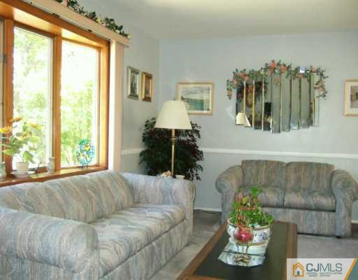 10 Moryan Road Edison, NJ 08817 - Photo 2 of 8
