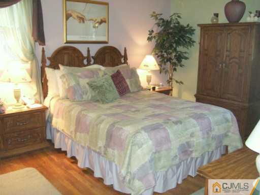 10 Moryan Road Edison, NJ 08817 - Photo 7 of 8