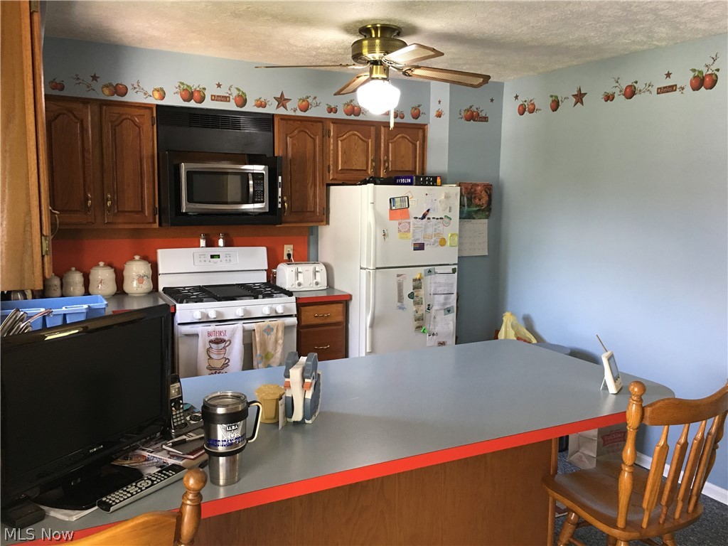 669 Ewart Road Akron, OH 44312 - Photo 12 of 35