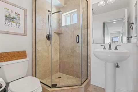 $1,249,000 | 4083 Lamont Street, San Diego, CA 92109