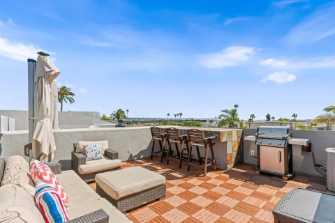 $1,249,000 | 4083 Lamont Street, San Diego, CA 92109
