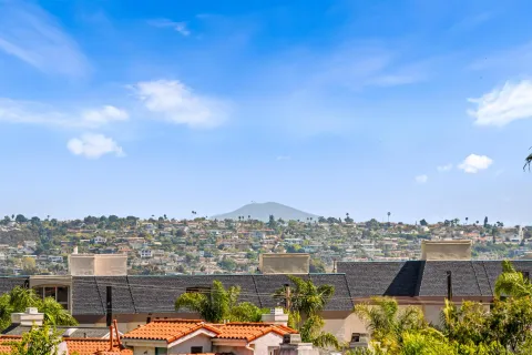 $1,249,000 | 4083 Lamont Street, San Diego, CA 92109