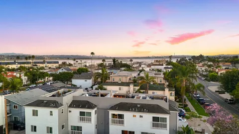 $1,249,000 | 4083 Lamont Street, San Diego, CA 92109