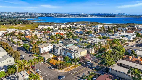 $1,249,000 | 4083 Lamont Street, San Diego, CA 92109