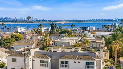 $1,249,000 | 4083 Lamont Street, San Diego, CA 92109