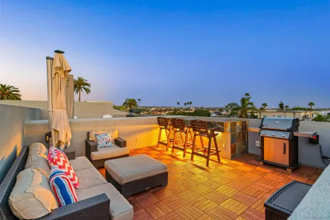 $1,249,000 | 4083 Lamont Street, San Diego, CA 92109