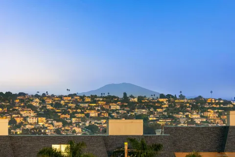 $1,249,000 | 4083 Lamont Street, San Diego, CA 92109