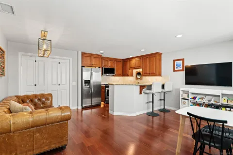 $1,249,000 | 4083 Lamont Street, San Diego, CA 92109