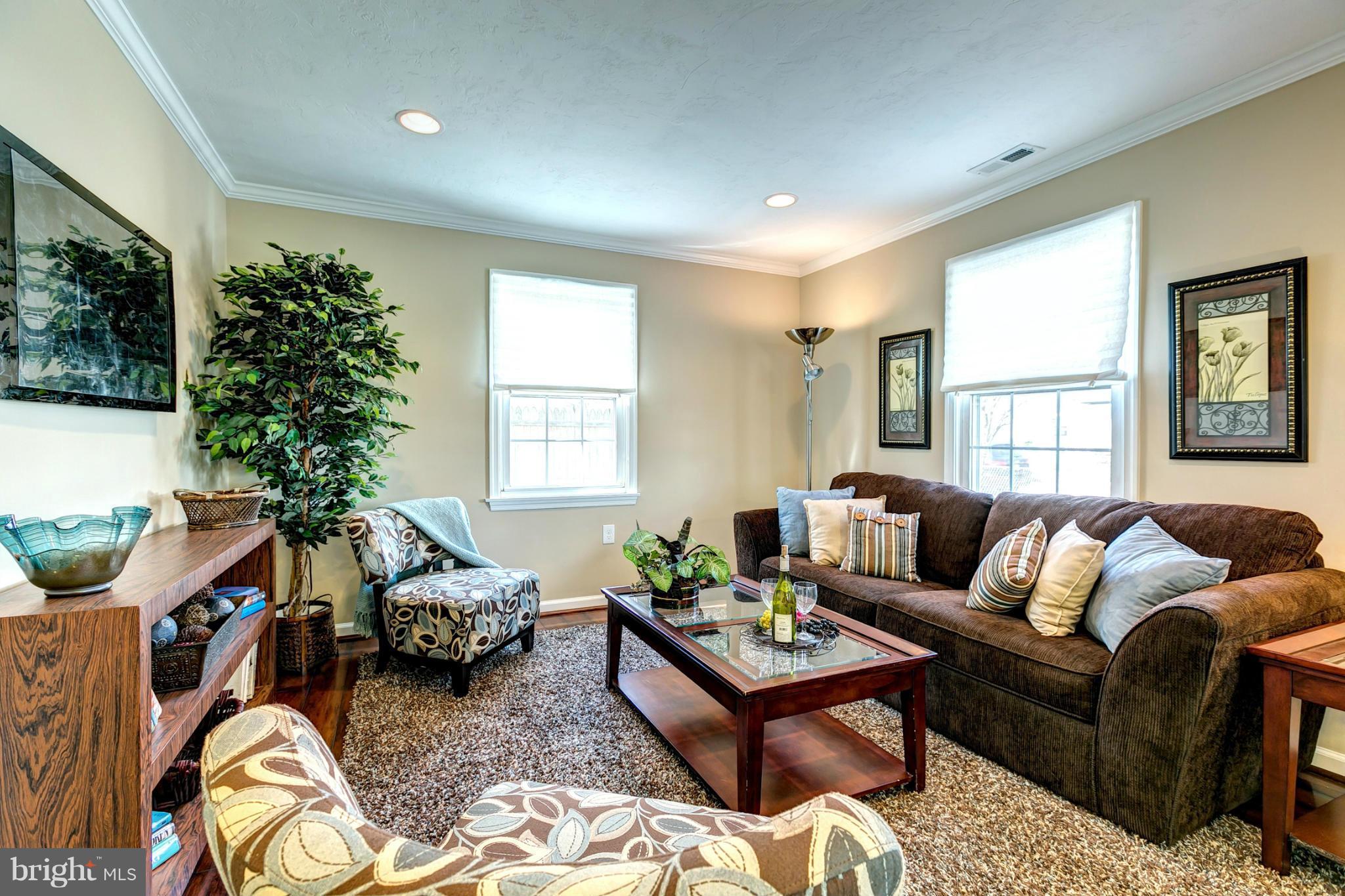 10 Orville Road Baltimore, MD 21221 - Photo 2 of 30 Living Room With Crown Molding