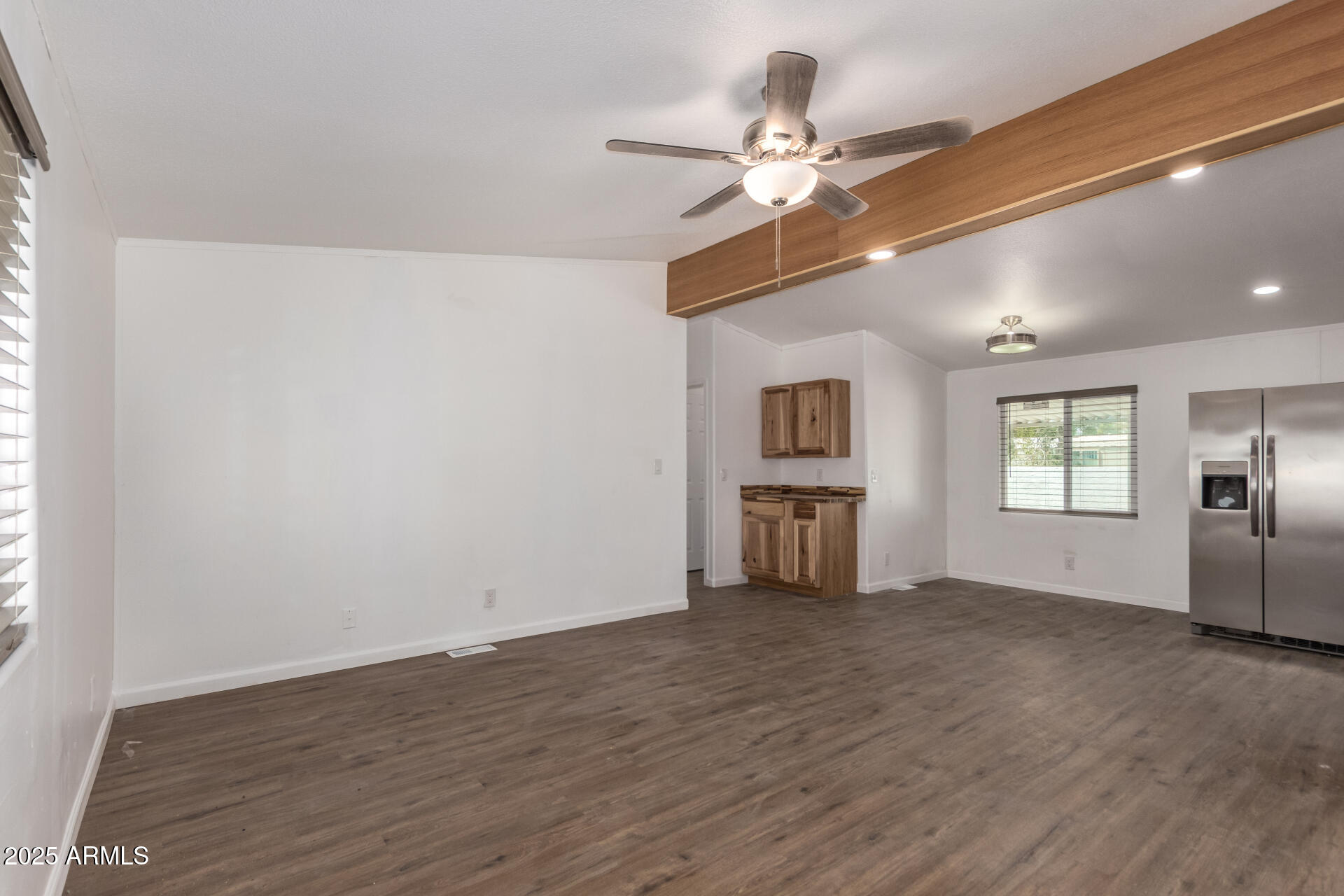 2388 South Vista Road Apache Junction, AZ 85119 - Photo 8 of 34 a view of an empty room with a window
