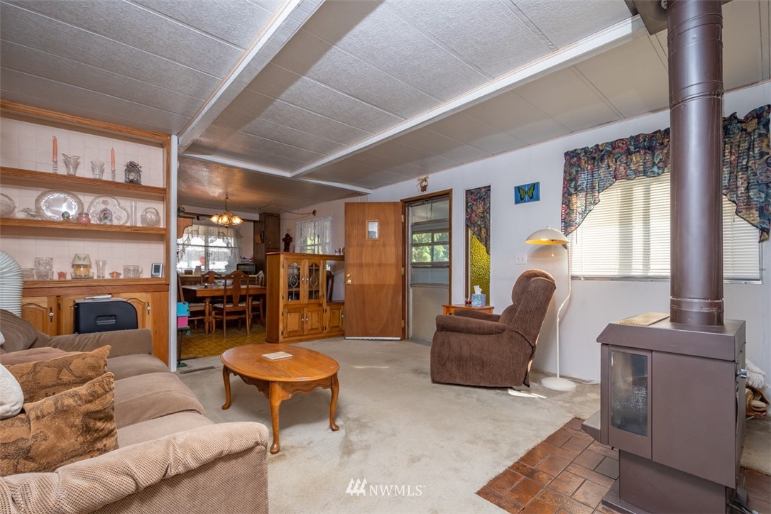 8017 176th Avenue Southwest Rochester, WA 98579 - Photo 2 of 21
