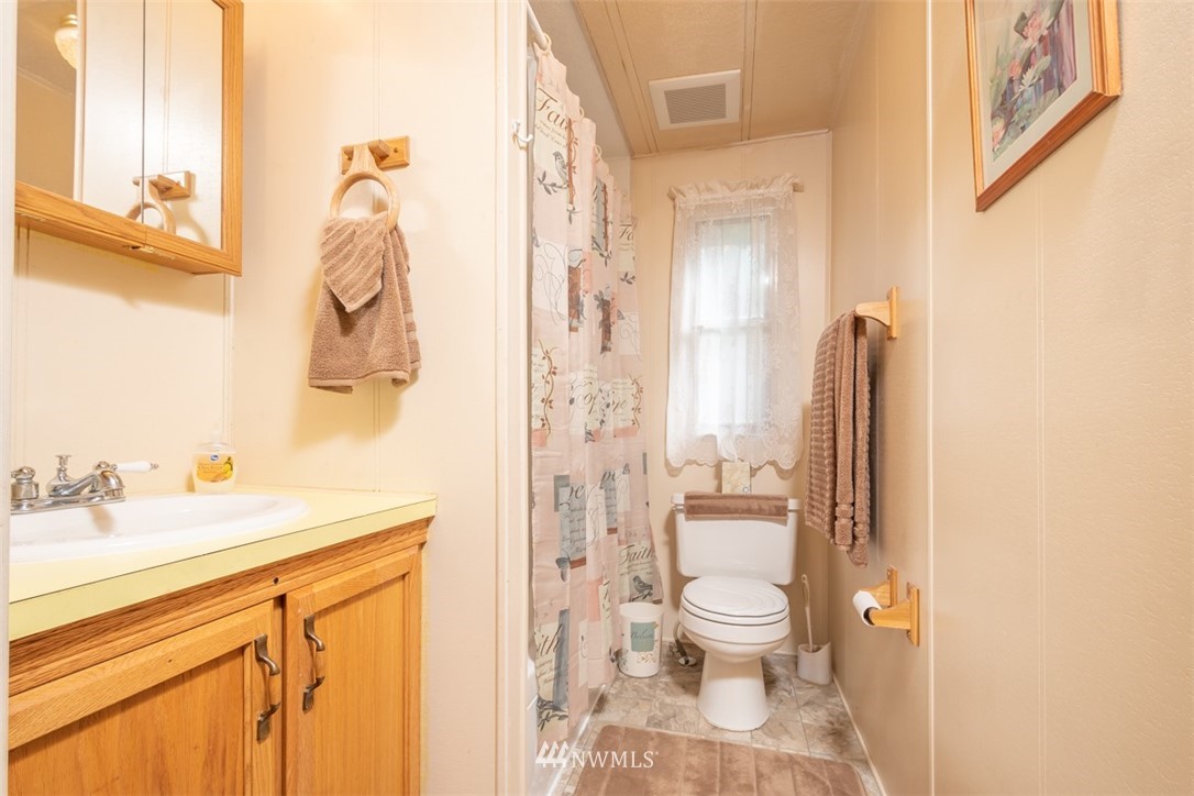 8017 176th Avenue Southwest Rochester, WA 98579 - Photo 8 of 21