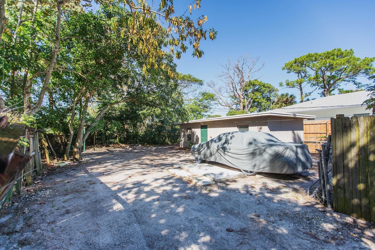 819 Rudolph Road Lake Worth, FL 33461 - Photo 33 of 51 1 - 4