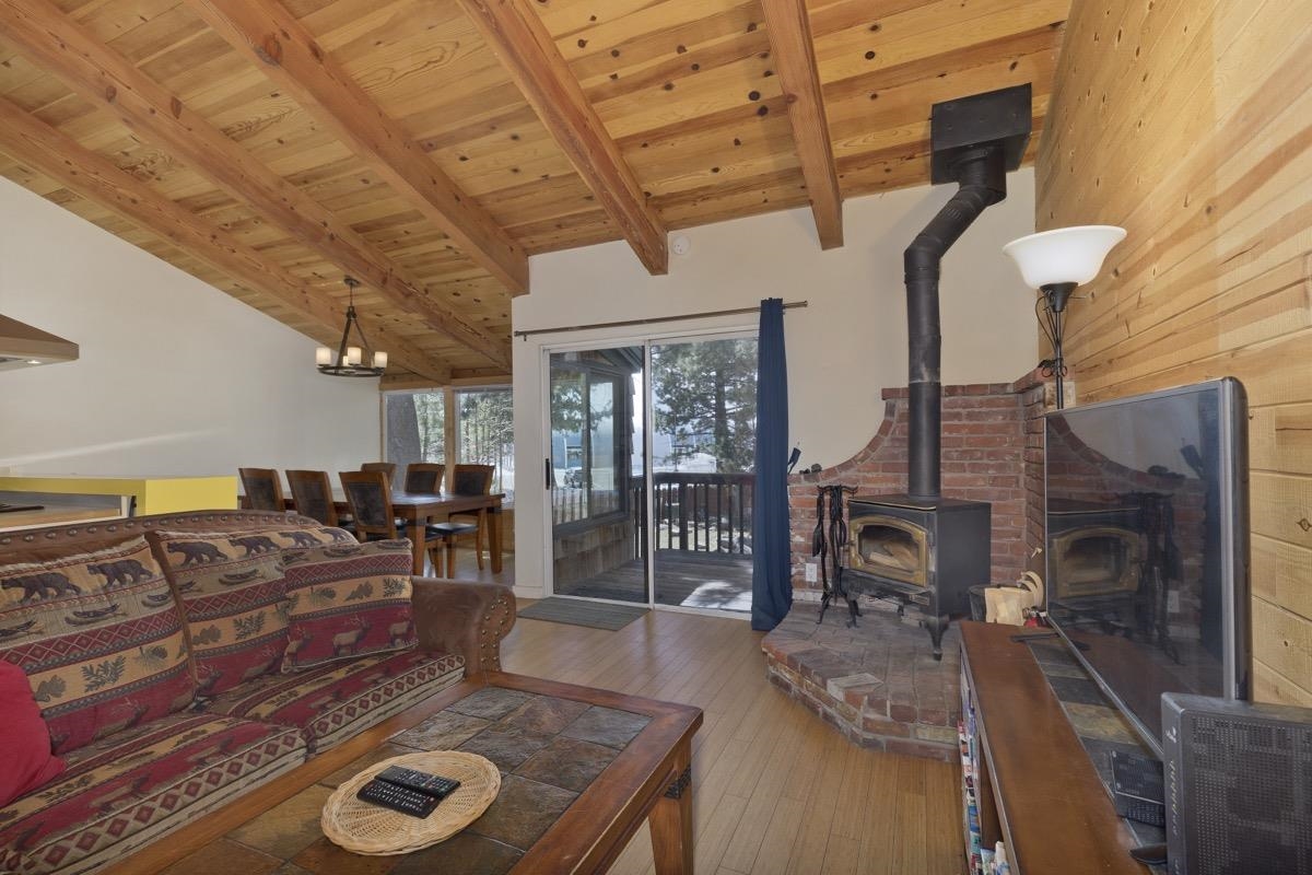 3199 Chateau Road, Unit 22 Mammoth Lakes, CA 93546 - Photo 2 of 37