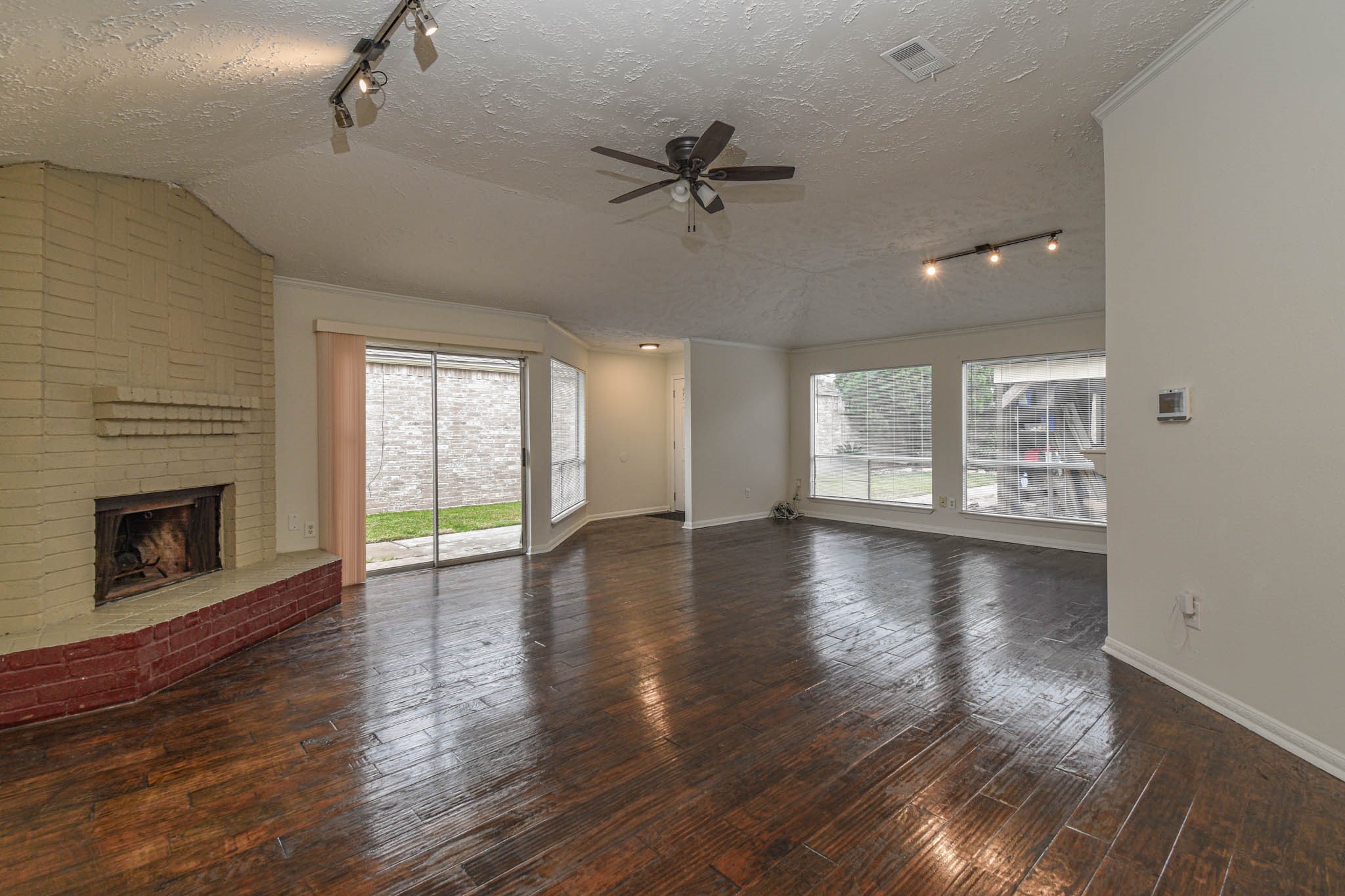 16126 New Field Drive Houston, TX 77082 - Photo 3 of 23