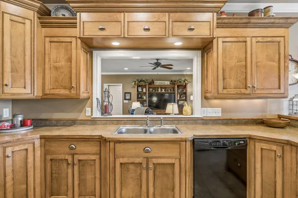 $999,999 | 2575 Mt Vernon Road, Chapel Hill, TN 37034