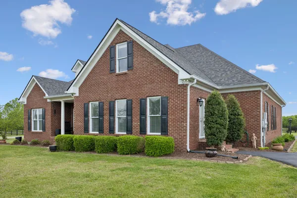 $999,999 | 2575 Mt Vernon Road, Chapel Hill, TN 37034
