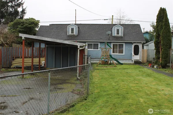 $180,000 | 2714 Aberdeen Avenue, Hoquiam, WA 98550