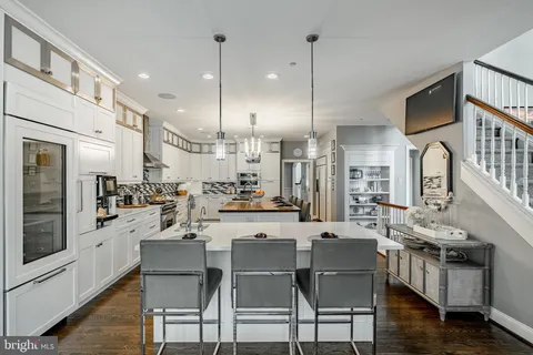 $3,000,000 | 1053 Whitegate Road, Wayne, PA 19087