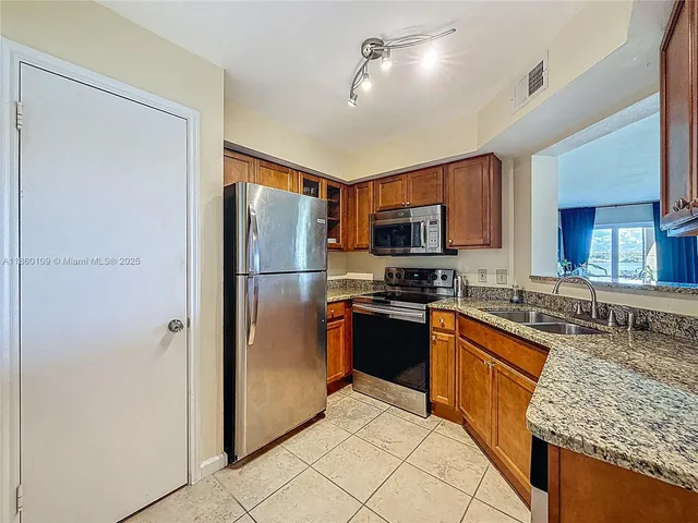 $254,999 | 2647 Northwest 33rd Street, Unit 2306, Oakland Park, FL 33309