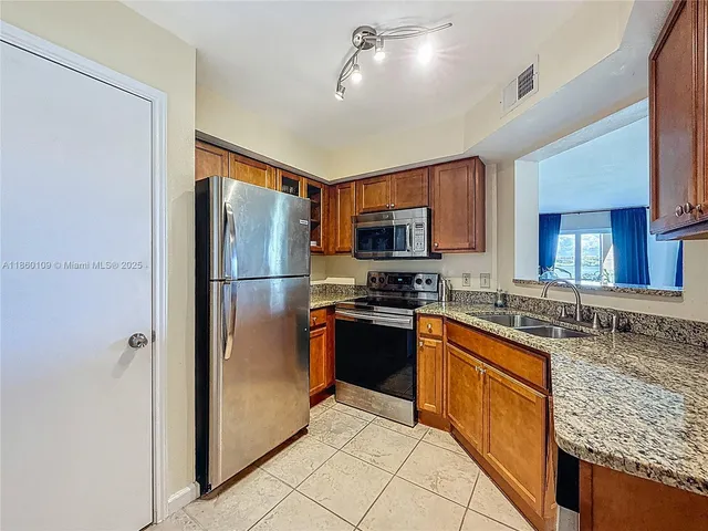 $254,999 | 2647 Northwest 33rd Street, Unit 2306, Oakland Park, FL 33309