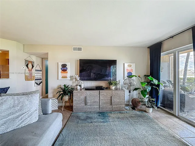 $254,999 | 2647 Northwest 33rd Street, Unit 2306, Oakland Park, FL 33309