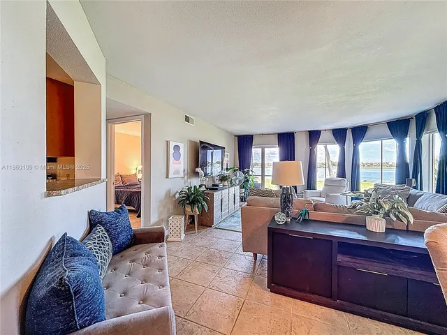 $254,999 | 2647 Northwest 33rd Street, Unit 2306, Oakland Park, FL 33309