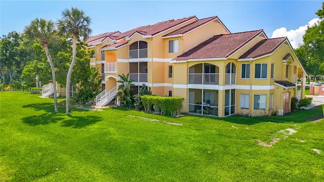 $254,999 | 2647 Northwest 33rd Street, Unit 2306, Oakland Park, FL 33309