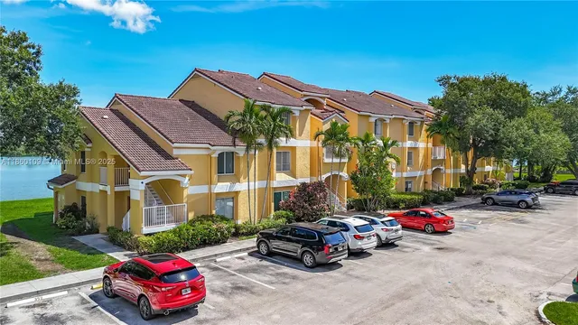 $254,999 | 2647 Northwest 33rd Street, Unit 2306, Oakland Park, FL 33309