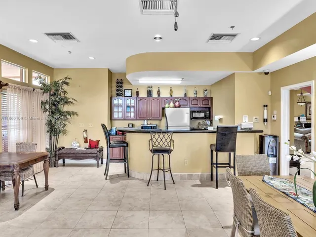 $254,999 | 2647 Northwest 33rd Street, Unit 2306, Oakland Park, FL 33309