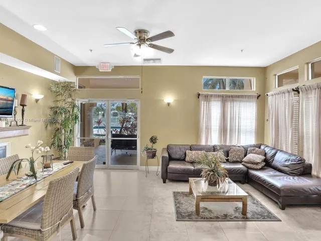 $254,999 | 2647 Northwest 33rd Street, Unit 2306, Oakland Park, FL 33309