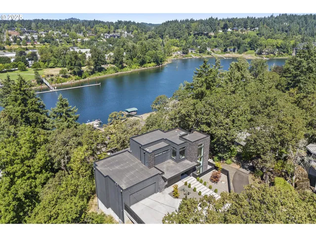 $2,550,000 | 985 Southeast Rim Rock Lane, Milwaukie, OR 97267