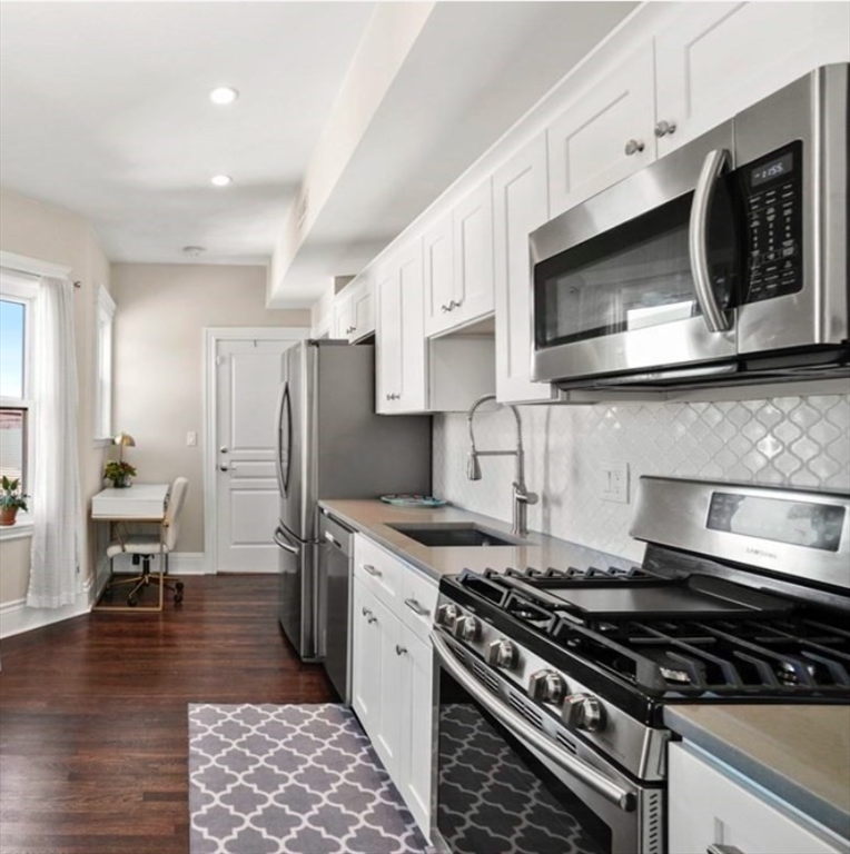 472 Talbot Avenue, Unit 3 Boston, MA 02124 - Photo 1 of 9