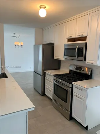 $3,000 | 4411 West Broward Boulevard, Plantation, FL 33317